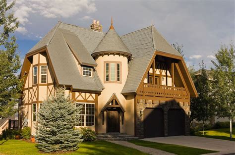 what does a tudor house look like|images of tudor style homes.